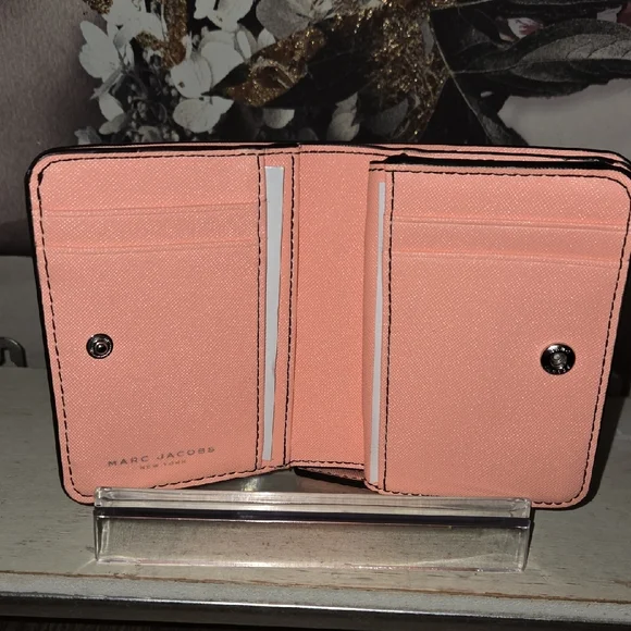 Marc Jacobs Pink and Tan Wallet - Picture 5 of 8
